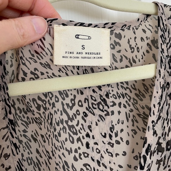 Pins & needles leopard print blouse size small - Picture 4 of 4